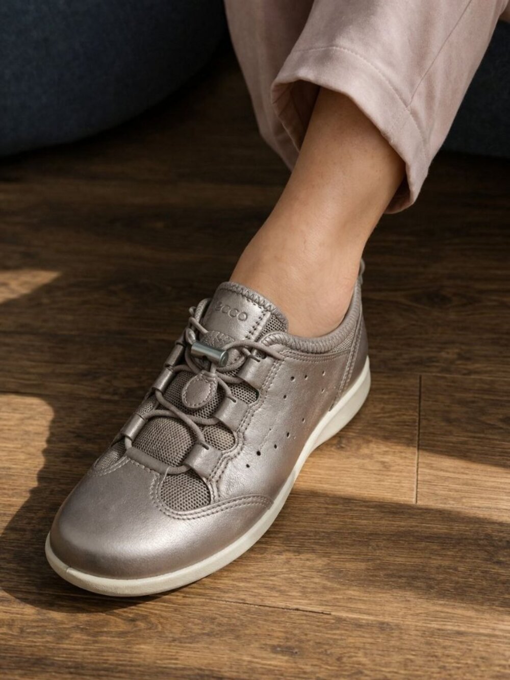 ECCO Women’s Metallic Taupe Comfort Sneakers Size 41